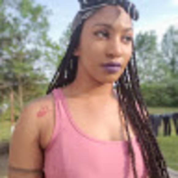 Meet your Posher, Ariel - Picture 1 of 1